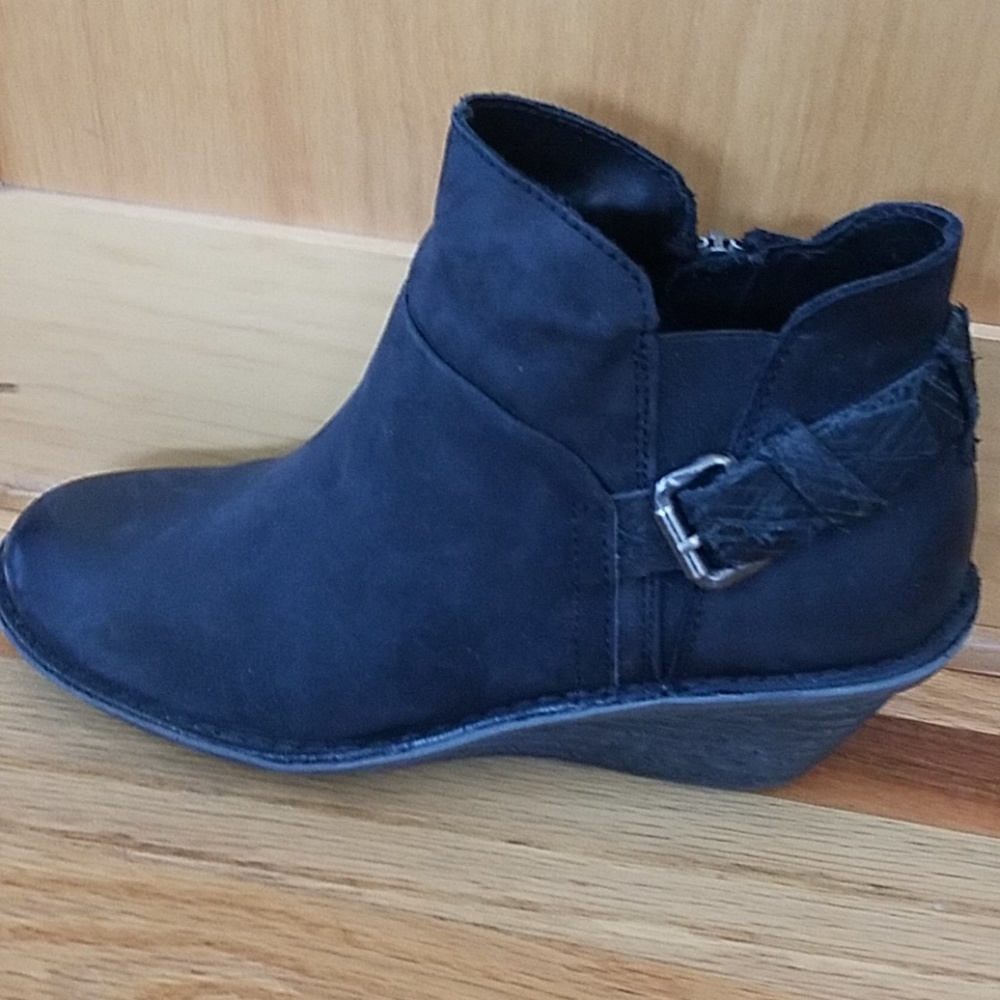 Women's Booties - Picture 2 of 4